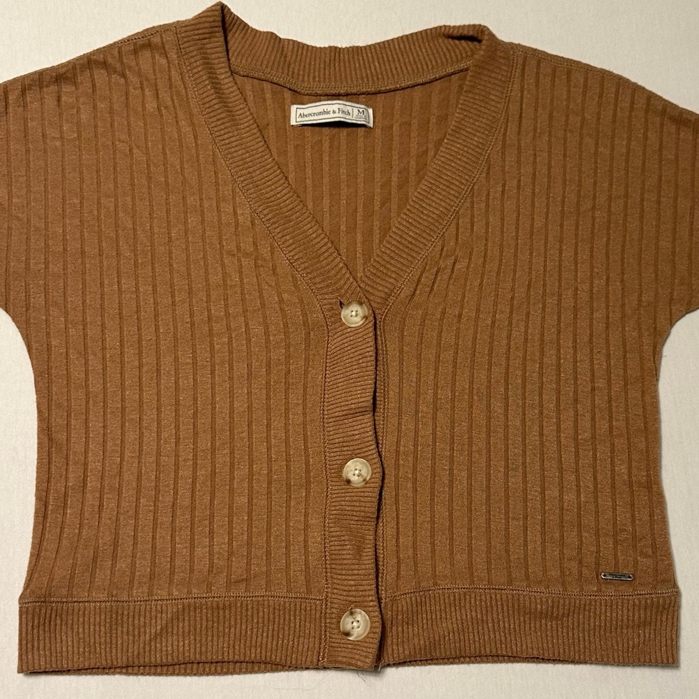 A&F Lightweight Ribbed Knit Cropped Cardigan - Picture 4 of 8